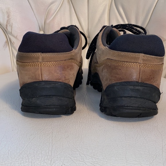 Timberland low cut brown work shoes / hikers size 11 - Picture 3 of 12